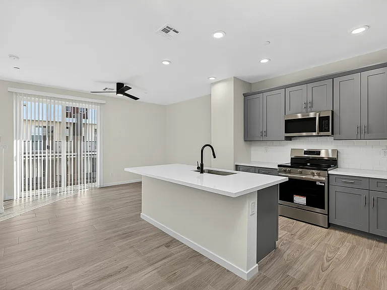 South Mountain Lofts — Photo 3