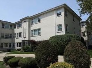 5222 N Potawatomie Ave, Chicago, IL 60656