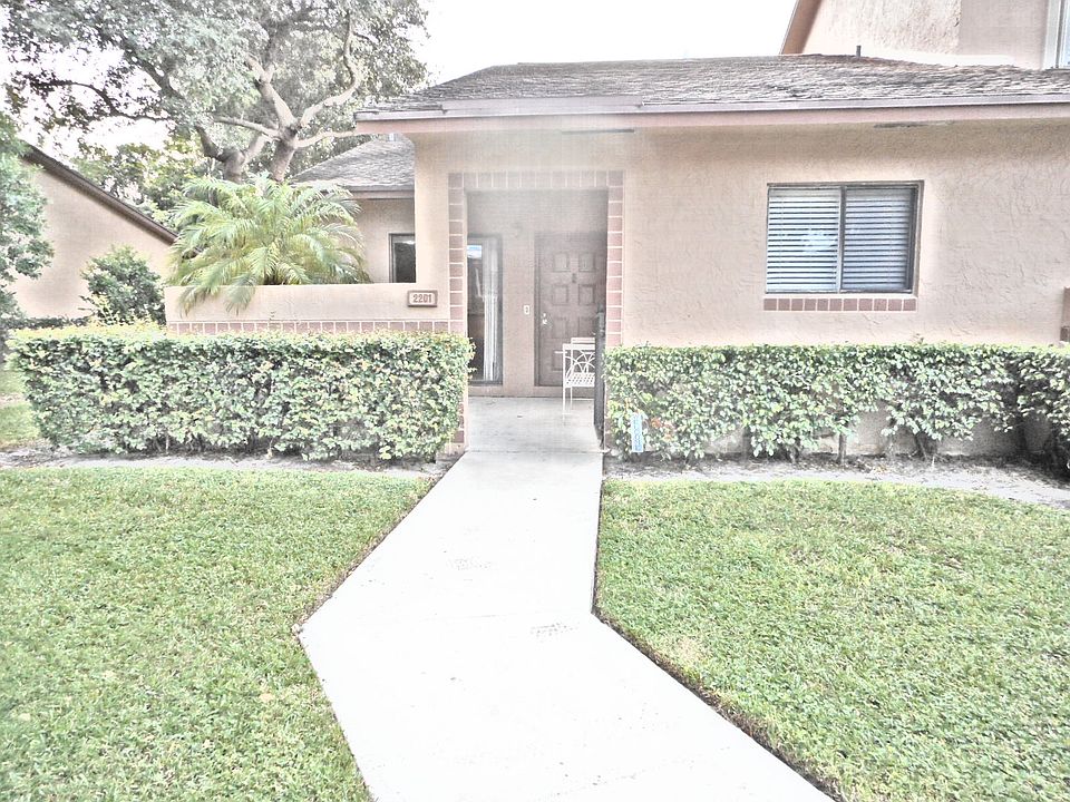 Corner unit with patio