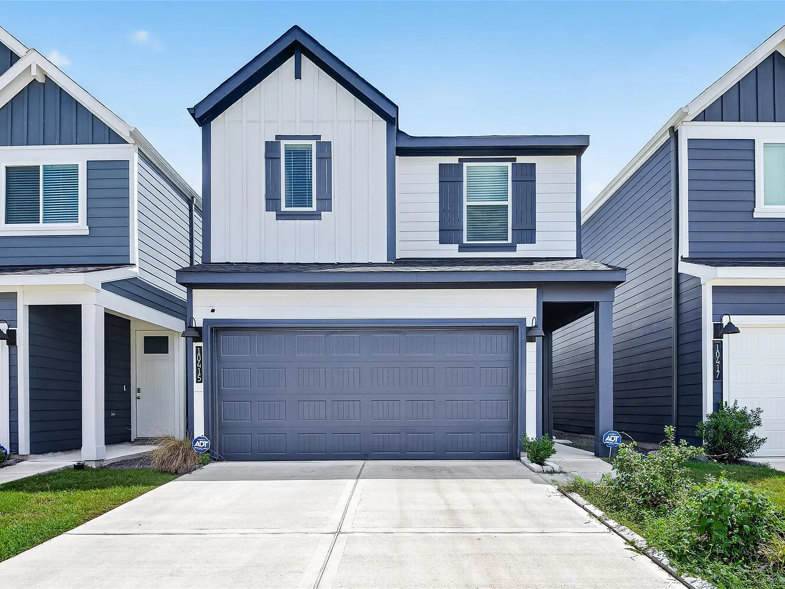 4 bed, 2.5 bath, 2152 sqft, $2,500 — Photo 1
