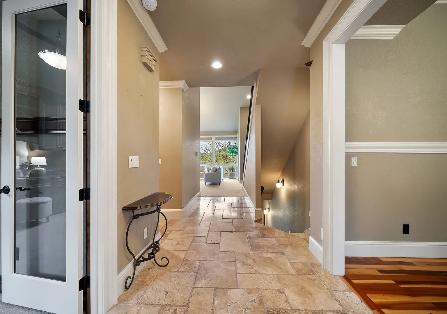 Luxury Gresham Home with Scenic Views, 3-Car Garage & Covered Deck — Photo 4