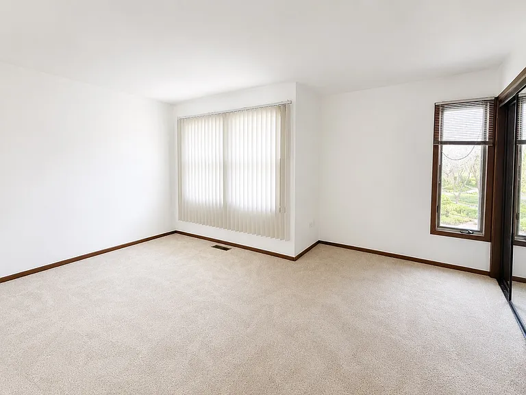 604 N Hough St #B — Photo 5