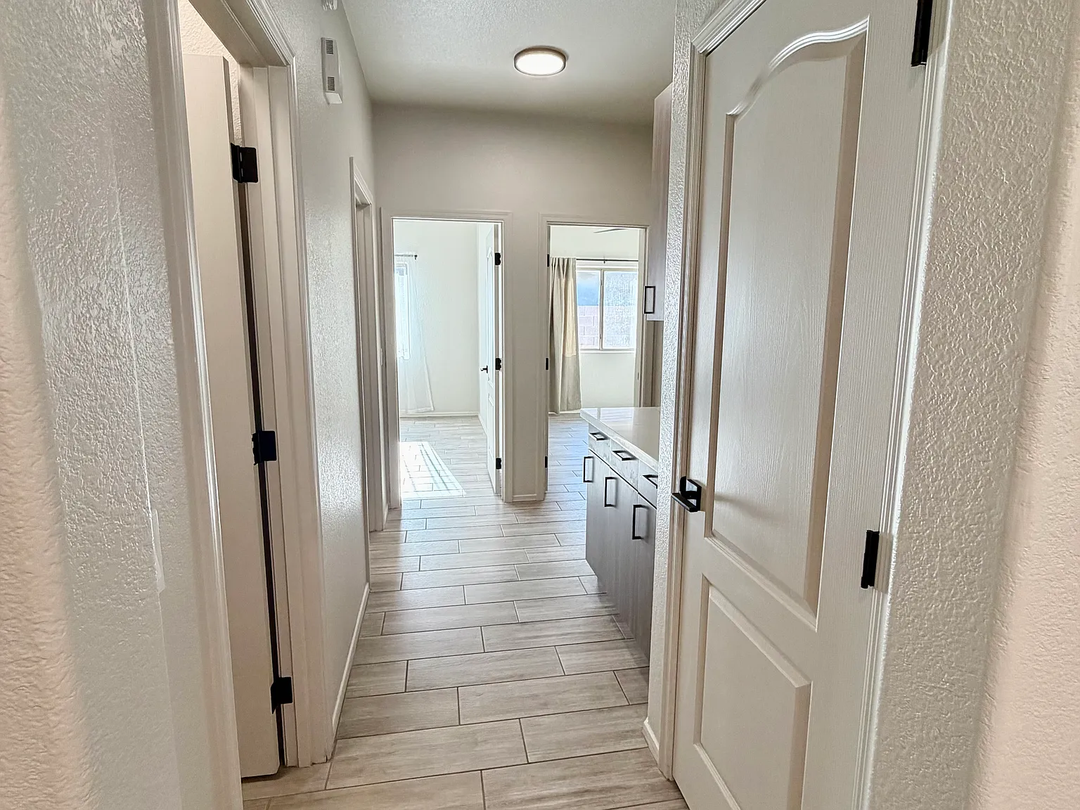 4 bed, 2080 sqft, $3,375 — Photo 4