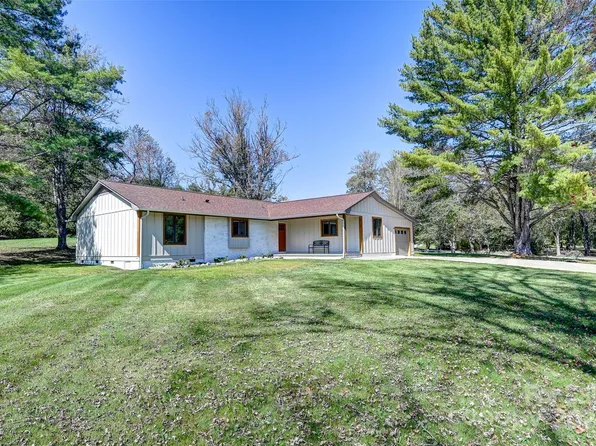 496 Kelly Ln, Pisgah Forest, NC 28768