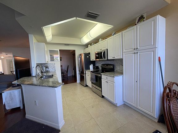 5th image of 1380 Tiffany Ln #1