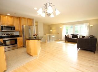 17005 Honeysuckle Ln, Eden Prairie, MN 55346