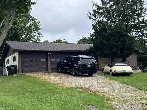 127 Church Court, Footville, WI 53537