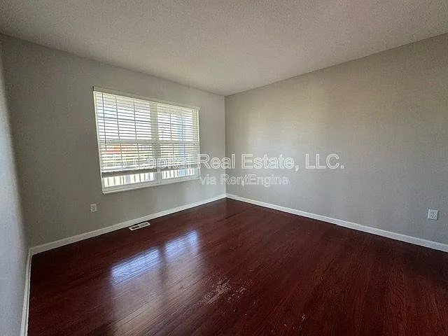 1041 Flora Lake Ct — Photo 6