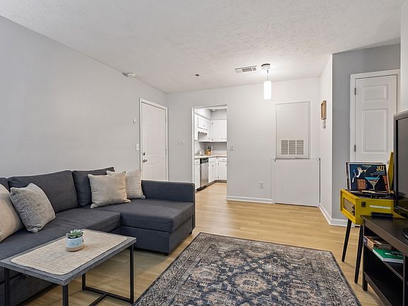 2nd image of 1808 State St APT 101