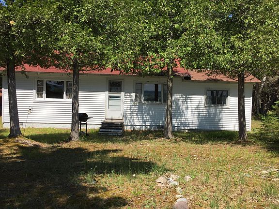 3rd image of 886 E Huron Dr