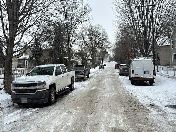 4th image of 101 Sycamore St E
