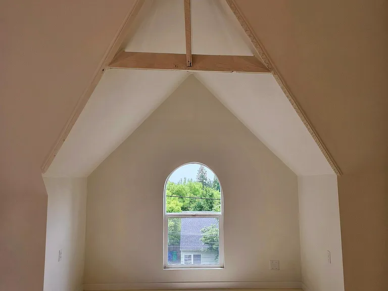 309 NE Graham St #A — Photo 2
