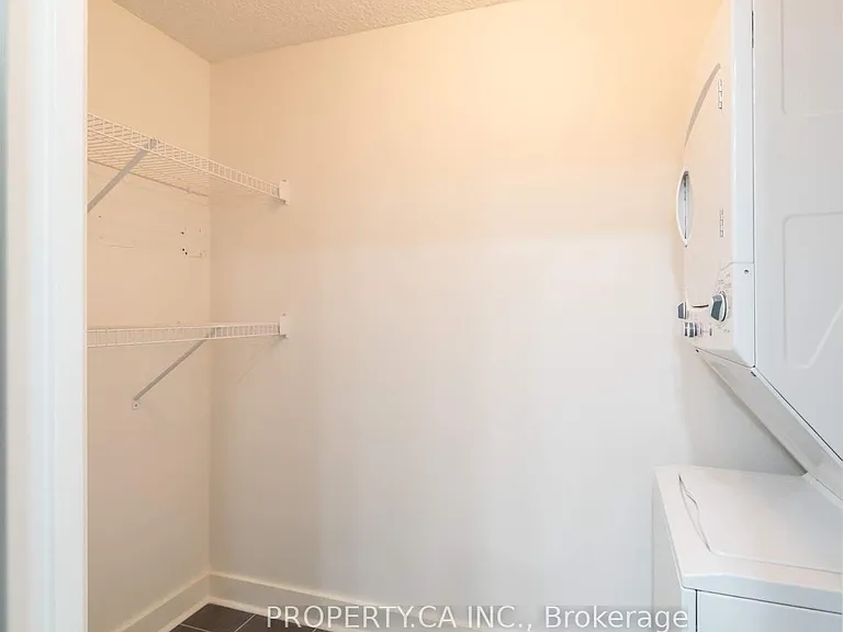 280 Simcoe St #705A — Photo 17