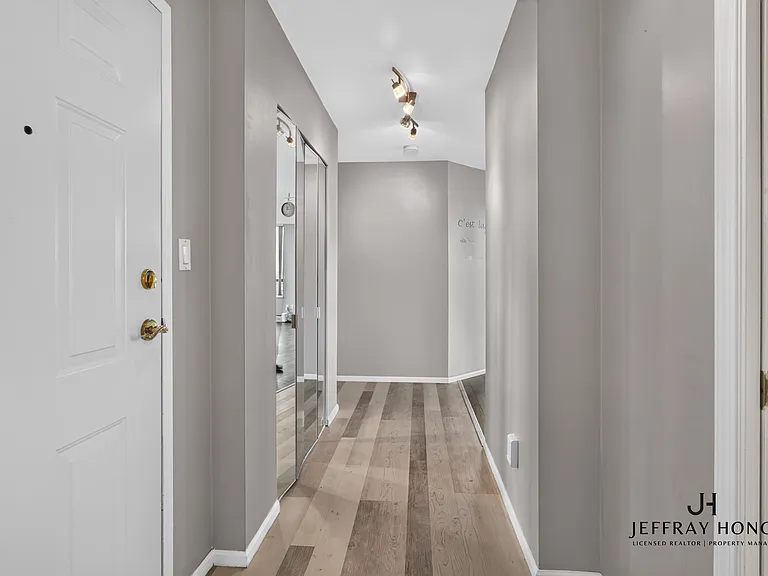 38 Leopold Pl #901 — Photo 8