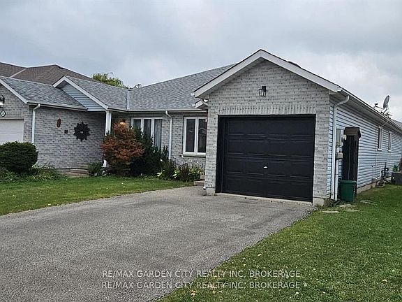 3rd image of 244 Autumn Cres