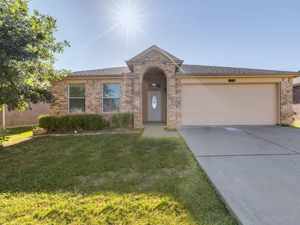 8328 Storm Chaser Dr, Fort Worth, TX 76131