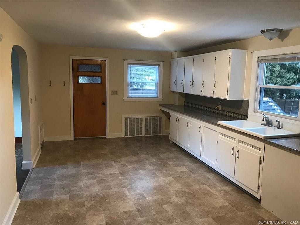 62 Skokorat St, Seymour, CT 06483 Zillow