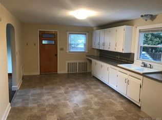 62 Skokorat St, Seymour, CT 06483