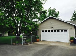 239 W Gregory Rd, Central Pt, OR 97502
