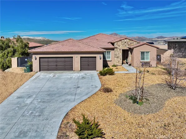 19520 Arcata Rd, Apple Valley, CA 92307