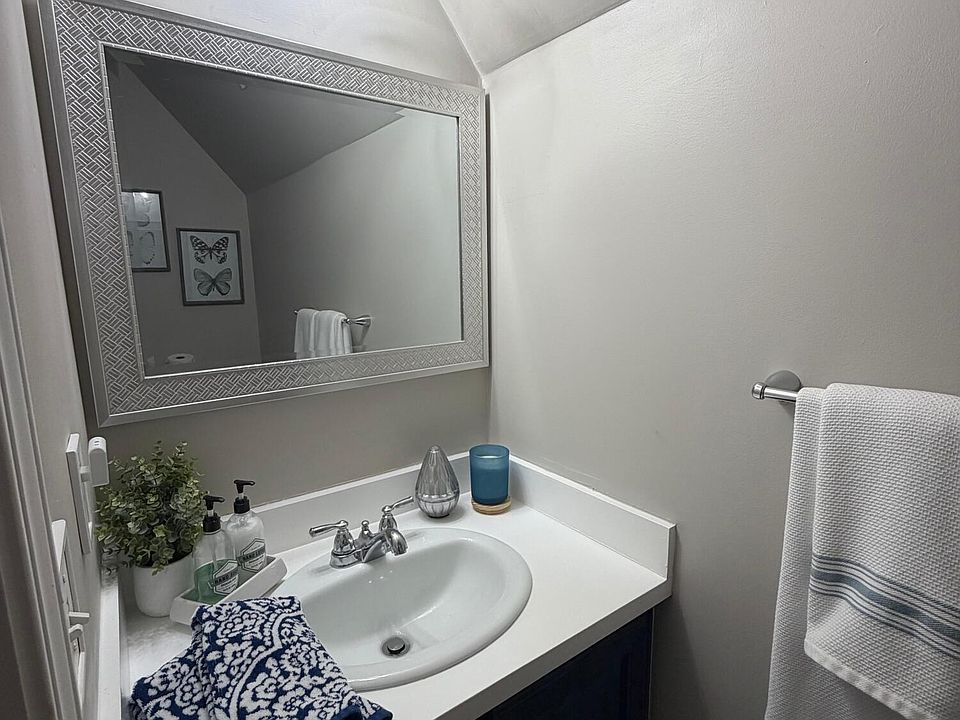 16896 Farmington Rd, photo 17