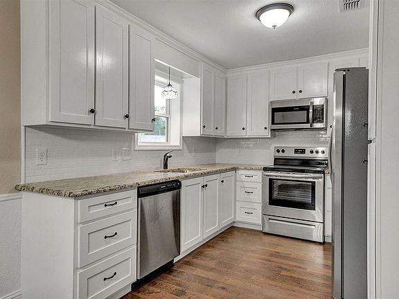4th image of 913 Corey Dr