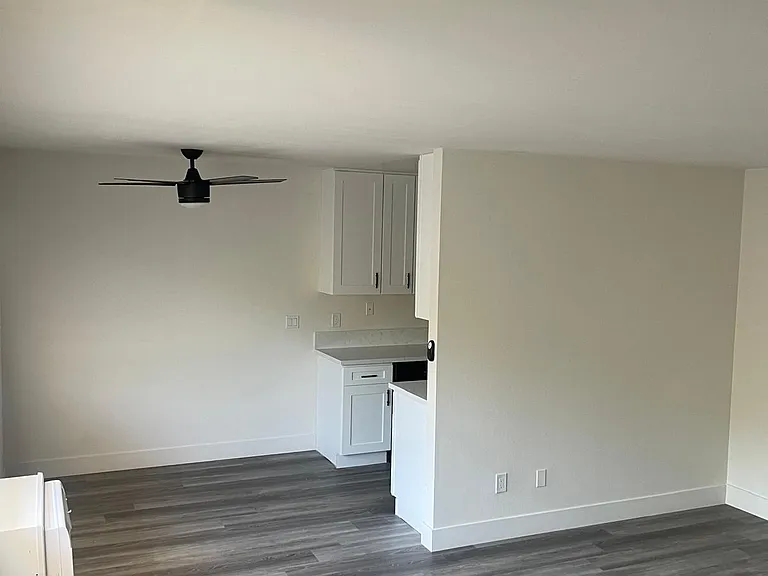2121 N Verdugo Rd — Photo 8