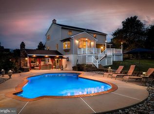 13 Dieber Rd, Schwenksville, PA 19473