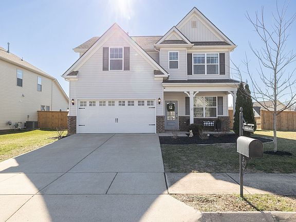 3rd image of 1045 Keeneland Dr