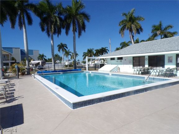 5th image of 142 Barbados Way