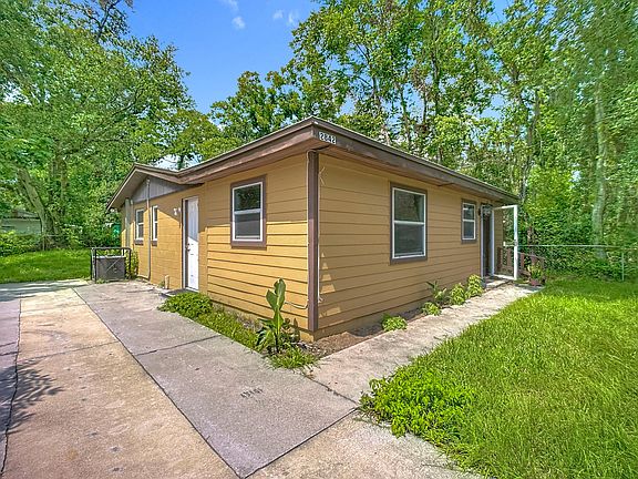 5th image of 2842 Lucoma Drive