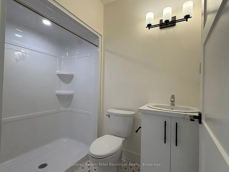 604 Queen St S #405 — Photo 16