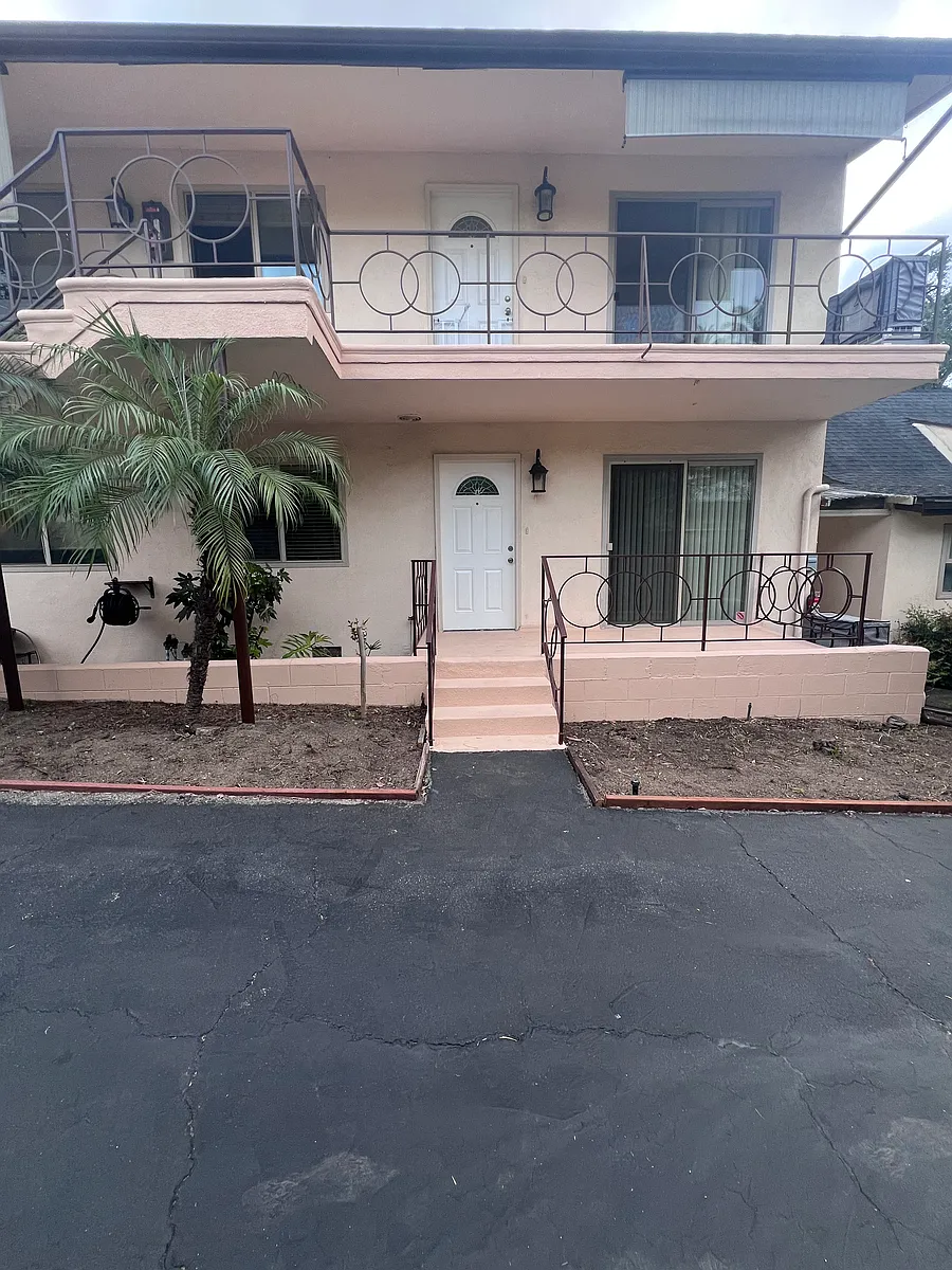 Building Photo - 149 W Montecito Ave #A