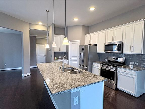 5th image of 5030 Rue Dela Croix Dr