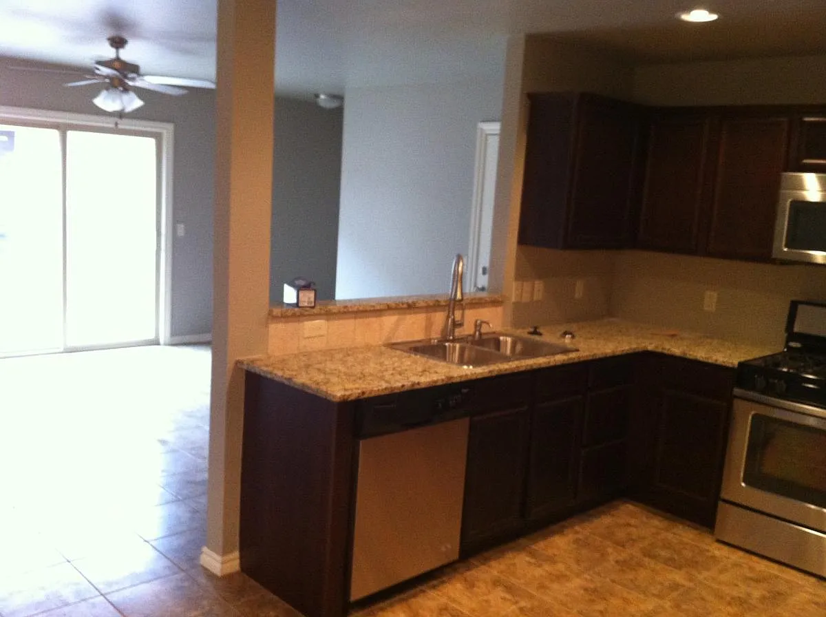 3 bed, 1250 sqft, $1,495 — Photo 3