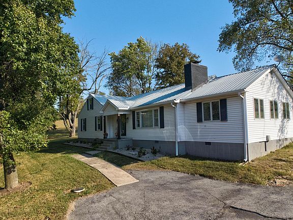 5th image of 3833 Levee Rd