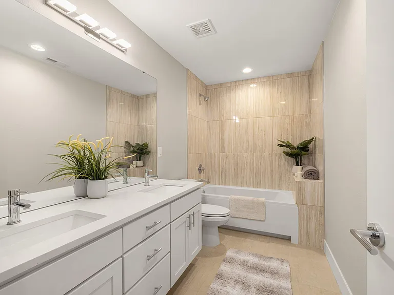1018 S 102nd St — Photo 30