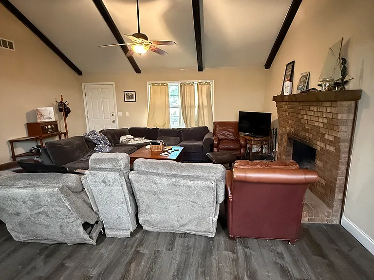 51 Georgia Ave — Photo 4