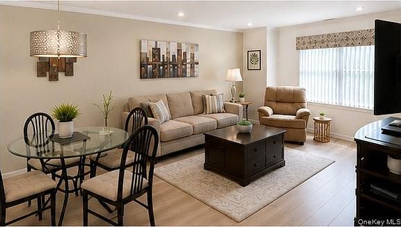 2nd image of 11 Morley Circle
