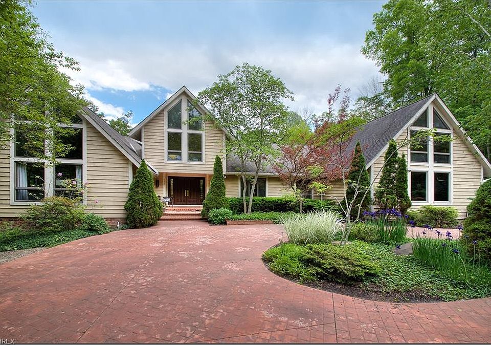 1st image of 110 Stonewood Dr