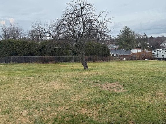 3rd image of 3037 Robin Lynn Dr