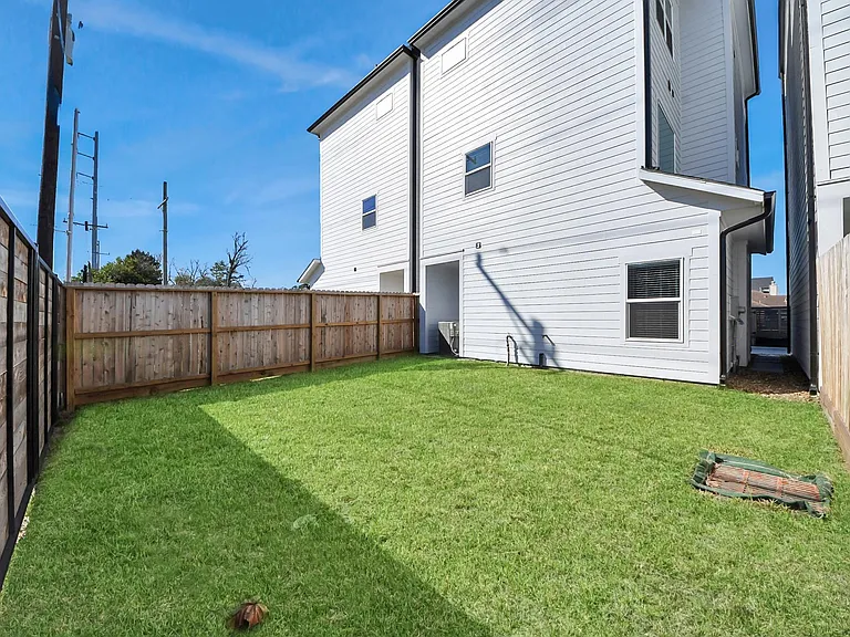 1102 Mansfield St #A — Photo 35