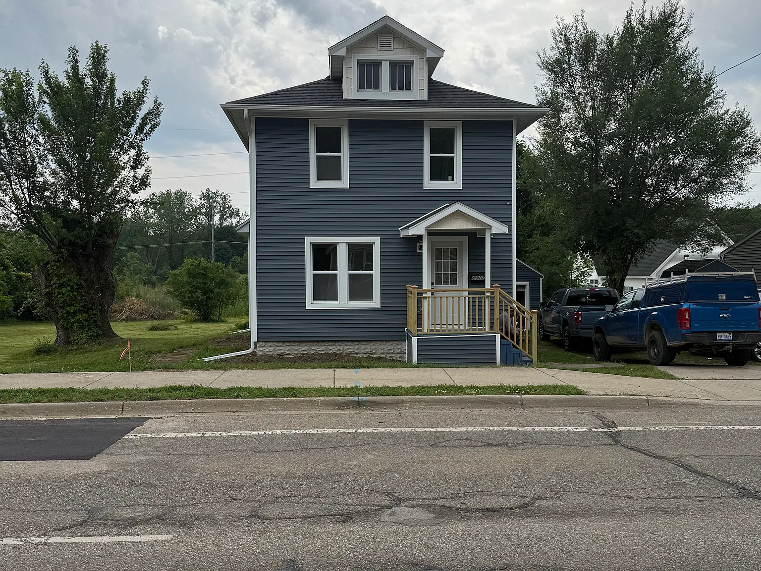 4 bed, 1151 sqft, $2,400 — Photo 1