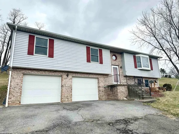 63 Hawks Nest Ln, Mount Clare, WV 26408
