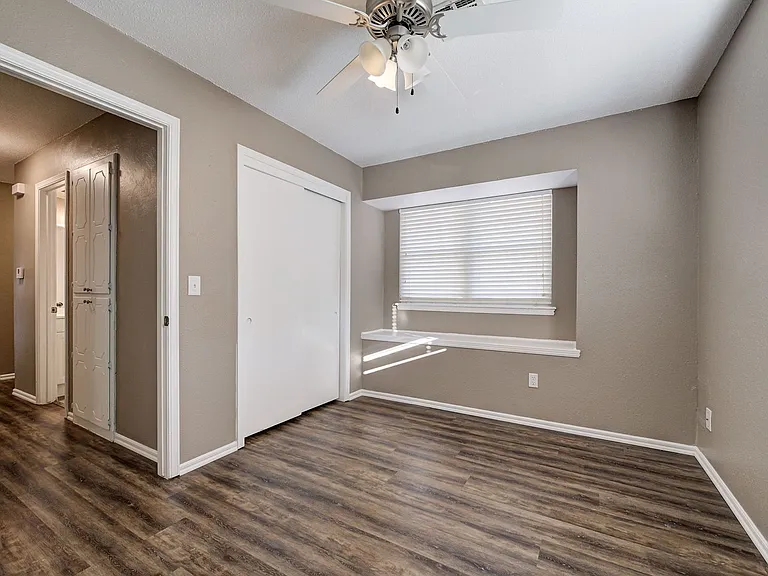 636 E 27th Pl — Photo 20