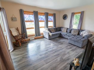 903 E Memorial Dr, Janesville, WI 53545