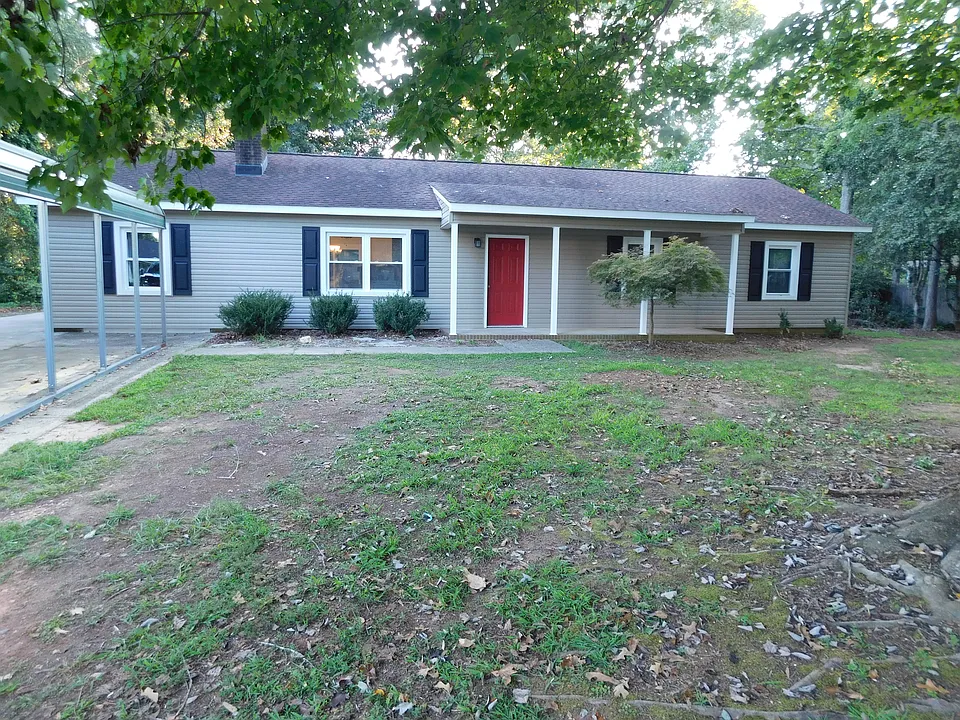 2324 Woodfield Cir