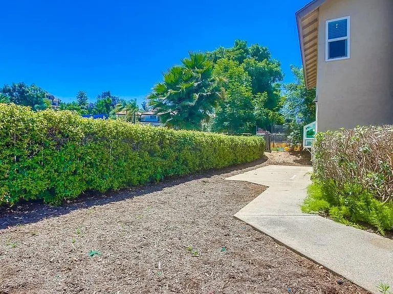 2074 Caraway St — Photo 18