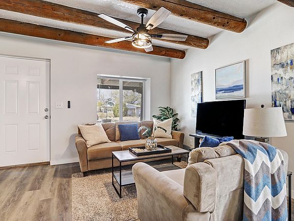 3rd image of 816 Alvarado Dr SE