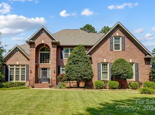 814 Pine Forest Rd, Charlotte, NC 28214